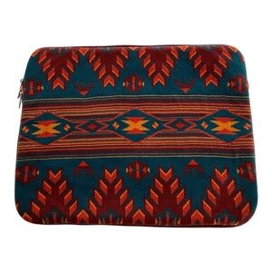 TNA | Aritzia Aztec Print Lined Tablet & Laptop Holder